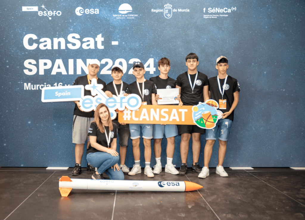 El equipo de la comunidad autónoma de Canarias vencedor del Desafío CanSat nacional 2024